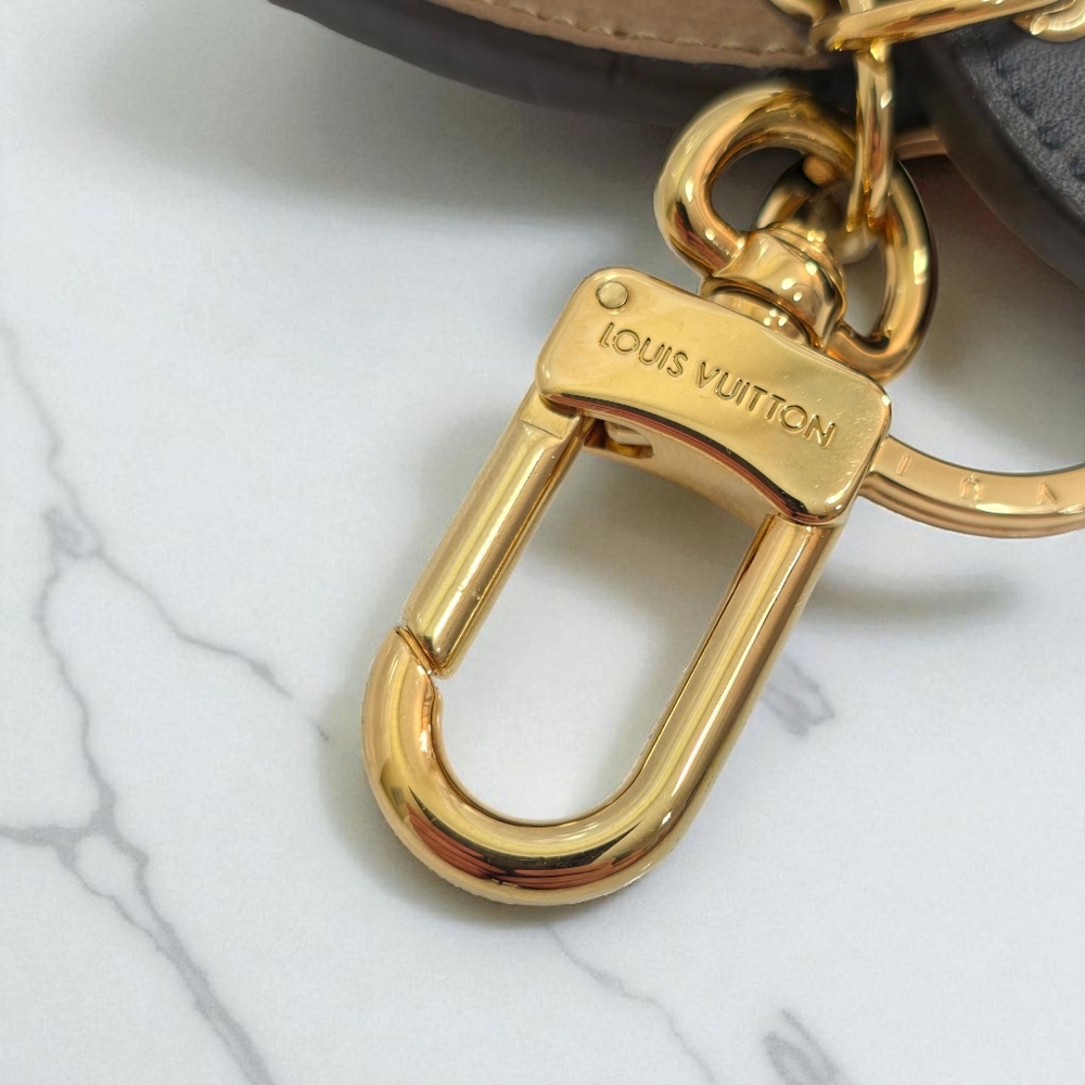 ✨️Authentic Louis Vuitton Reverse Monogram Charm / Key Chain - Picture 8 of 10